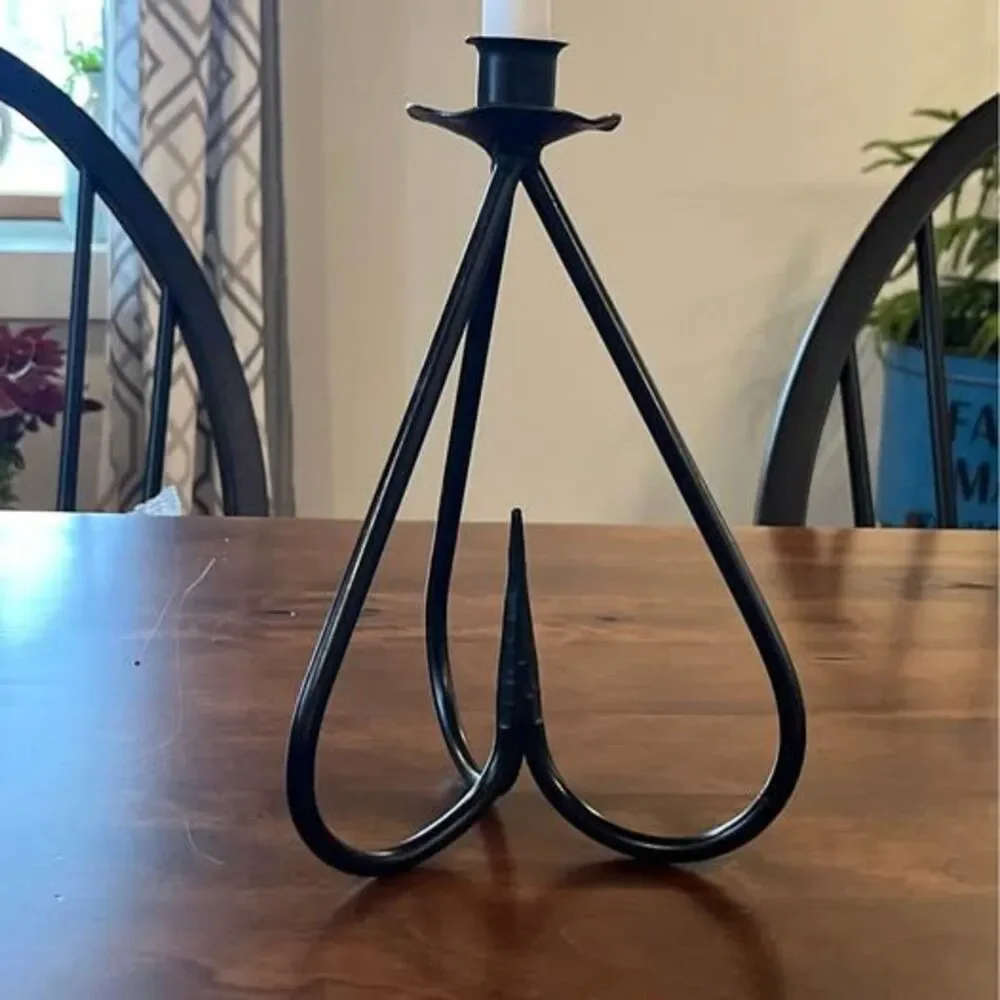 Candle holder Handmade wrought iron. Unique: heart shaped tripod Valentines